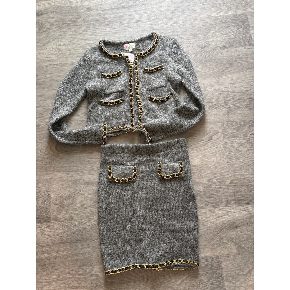 NWT L’atiste size small gray skirt & jacket set suit